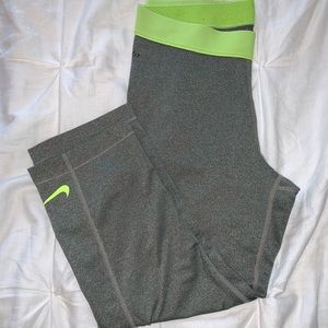 Nike Grey Neon Capri Leggings (M)